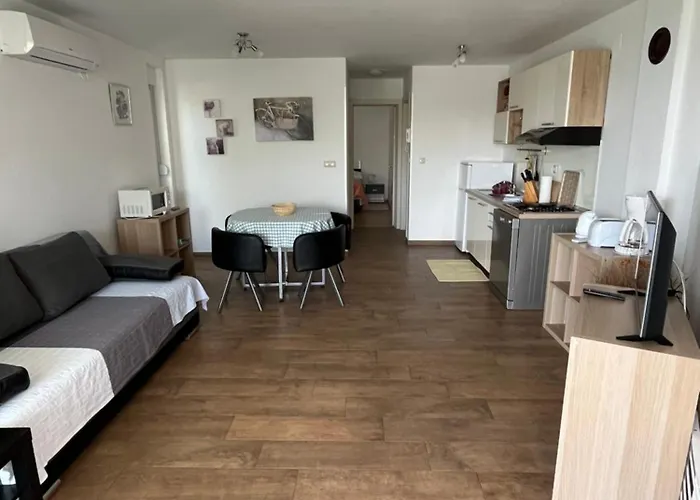 アパート Apartments Amore バスカ